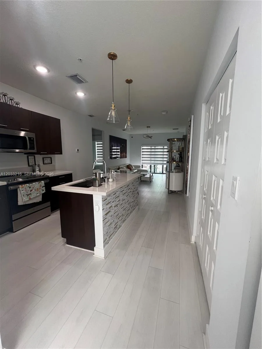 4670 NW 84th Ave # 32, Doral, FL 33166
