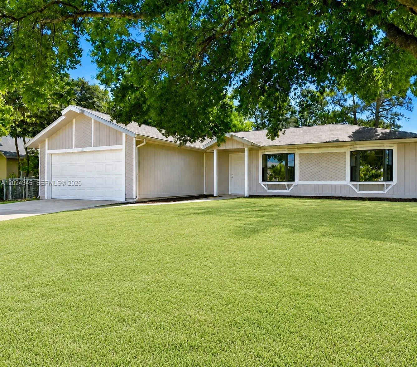 112 SE Vin Rose Cir, Palm Bay, FL 32909