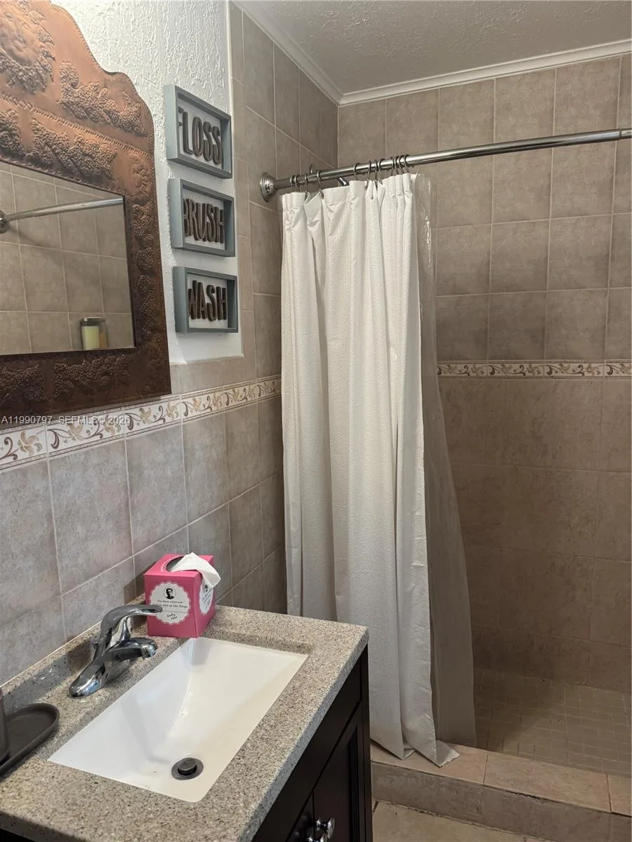6126 SW 61st St, South Miami, FL 33143 photo 4
