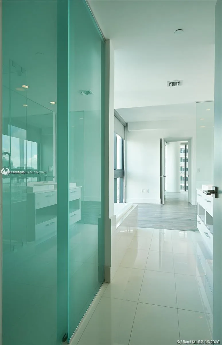 650 NE 32nd St # 1208, Miami, FL 33137 photo 12