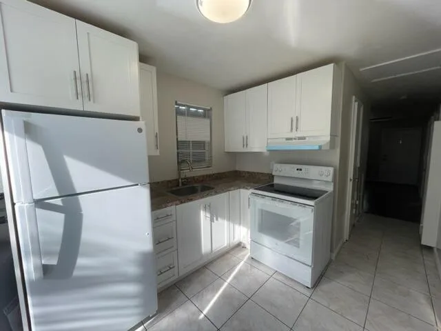 420 DOUGLASS Avenue, West Palm Beach, FL 33401 photo 3