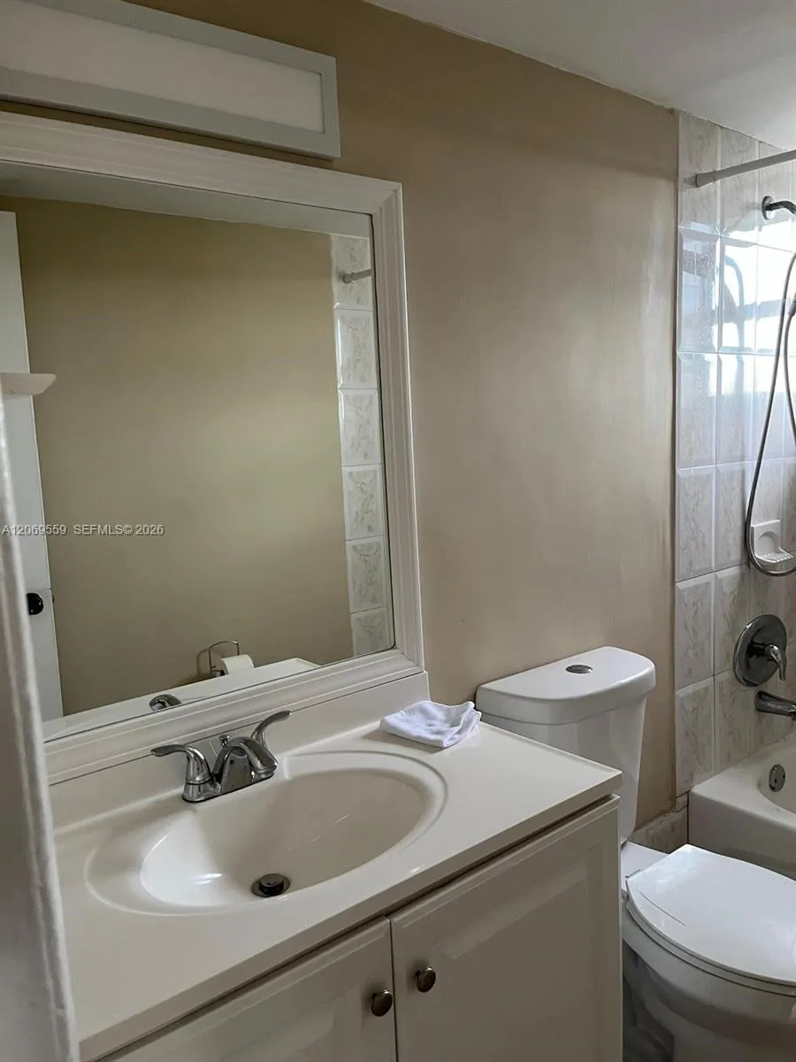 4550 NW 9th St # 701E, Miami, FL 33126 photo 5