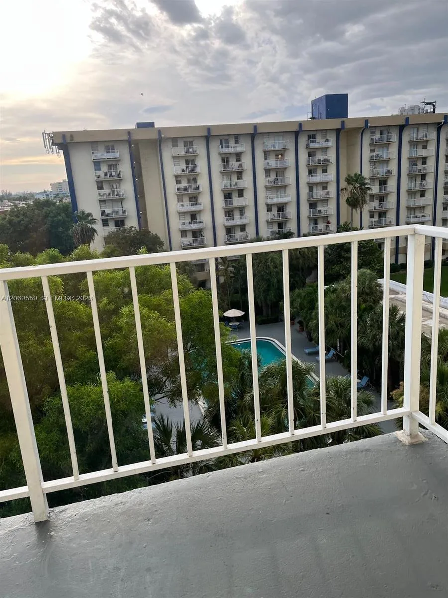 4550 NW 9th St # 701E, Miami, FL 33126 photo 8