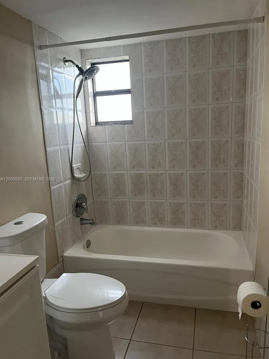 4550 NW 9th St # 701E, Miami, FL 33126 photo 9