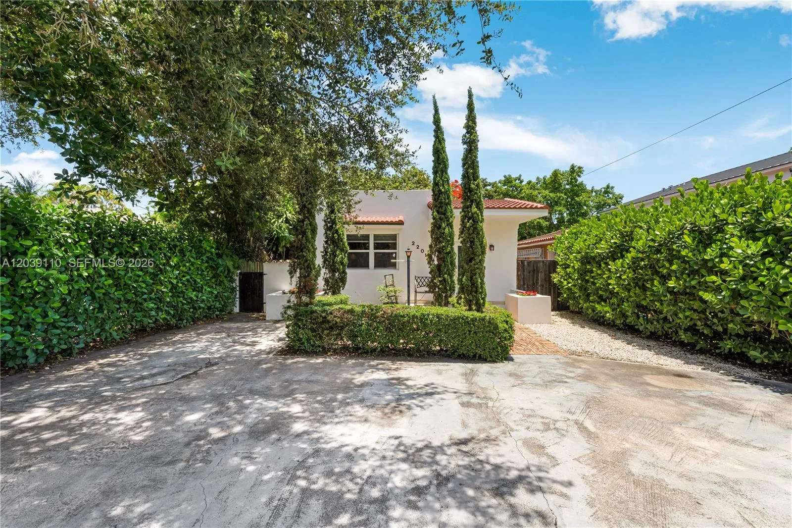 2209 SW 57th Ct, Miami, FL 33155 photo 3