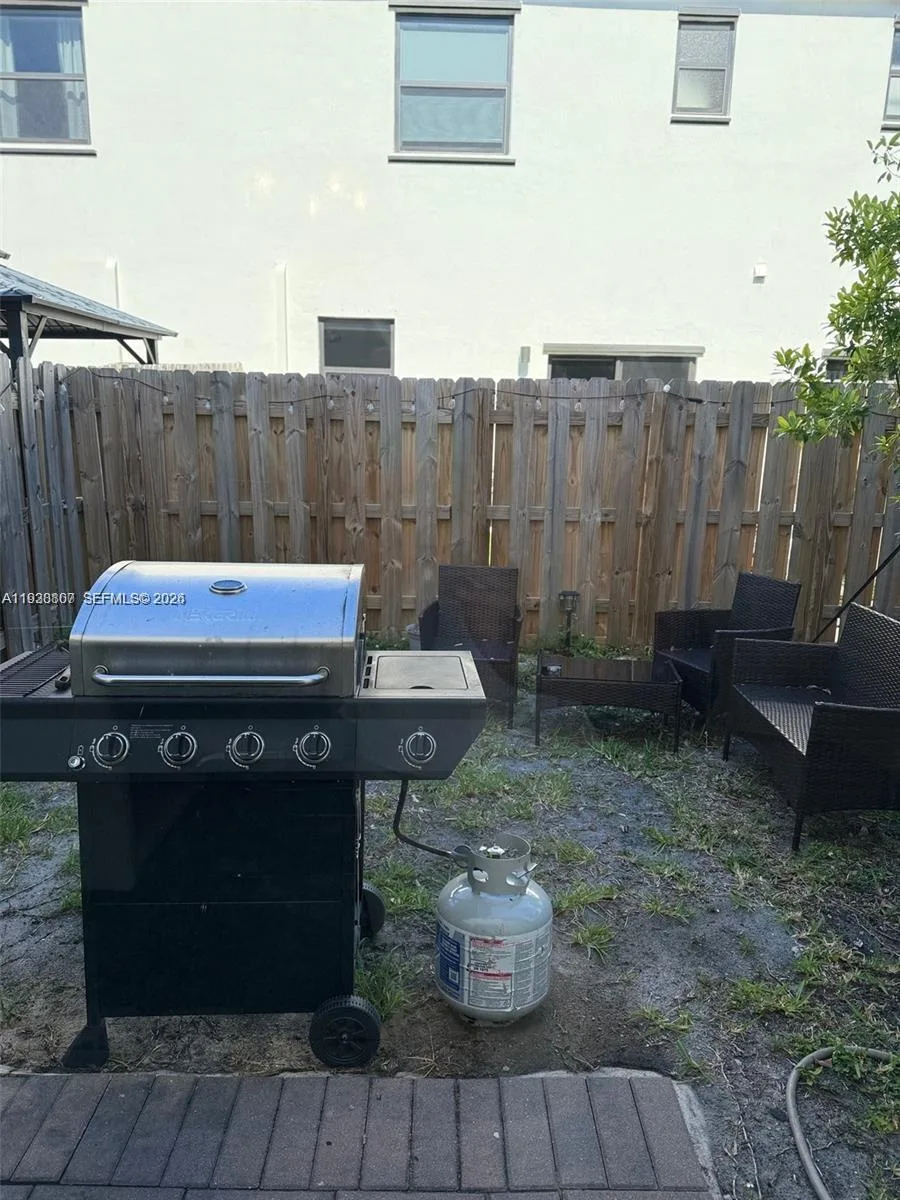 21441 NE 3rd Pl, Miami, FL 33179 photo 6
