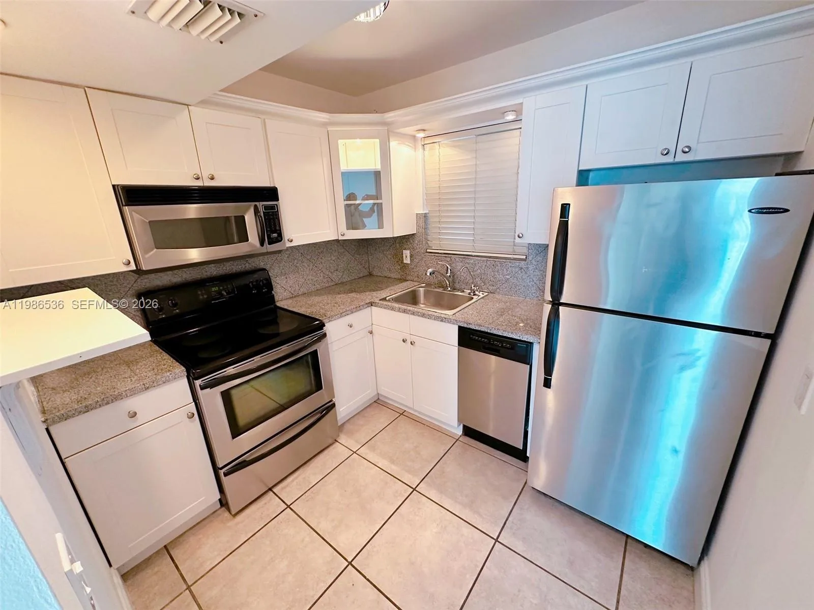 1345 Lincoln Rd # 402, Miami Beach, FL 33139 photo 9