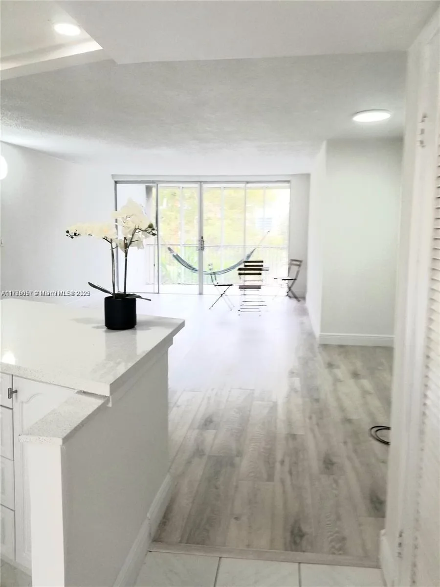 1670 NE 191st St # 404-3, Miami, FL 33179 photo 2