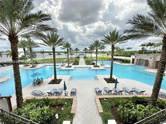 19853 Whispering Creek Rd # 18853, Loxahatchee, FL 33470