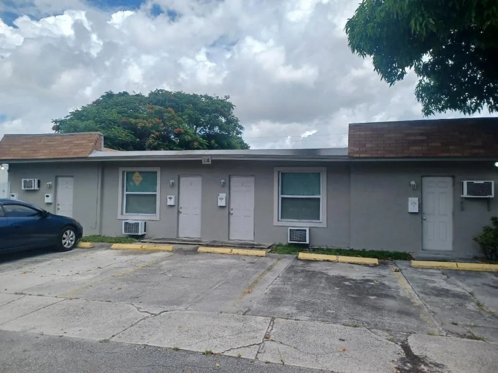 24 SW 13th Street # 1-5, Dania Beach, FL 33004