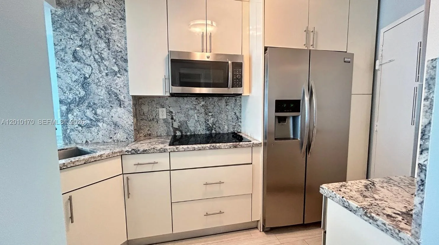 2899 Collins Ave # 724, Miami Beach, FL 33140 photo 3