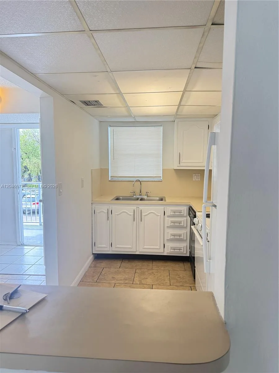 9355 Fontainebleau Blvd # C208, Miami, FL 33172