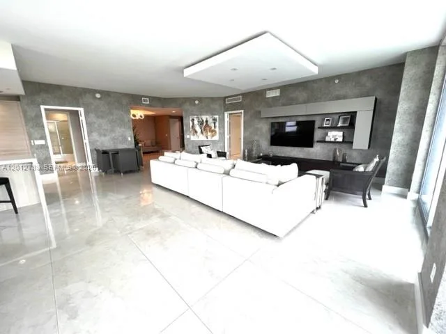 17111 Biscayne Blvd # 2102, North Miami Beach, FL 33160 photo 11