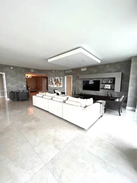 17111 Biscayne Blvd # 2102, North Miami Beach, FL 33160 photo 12