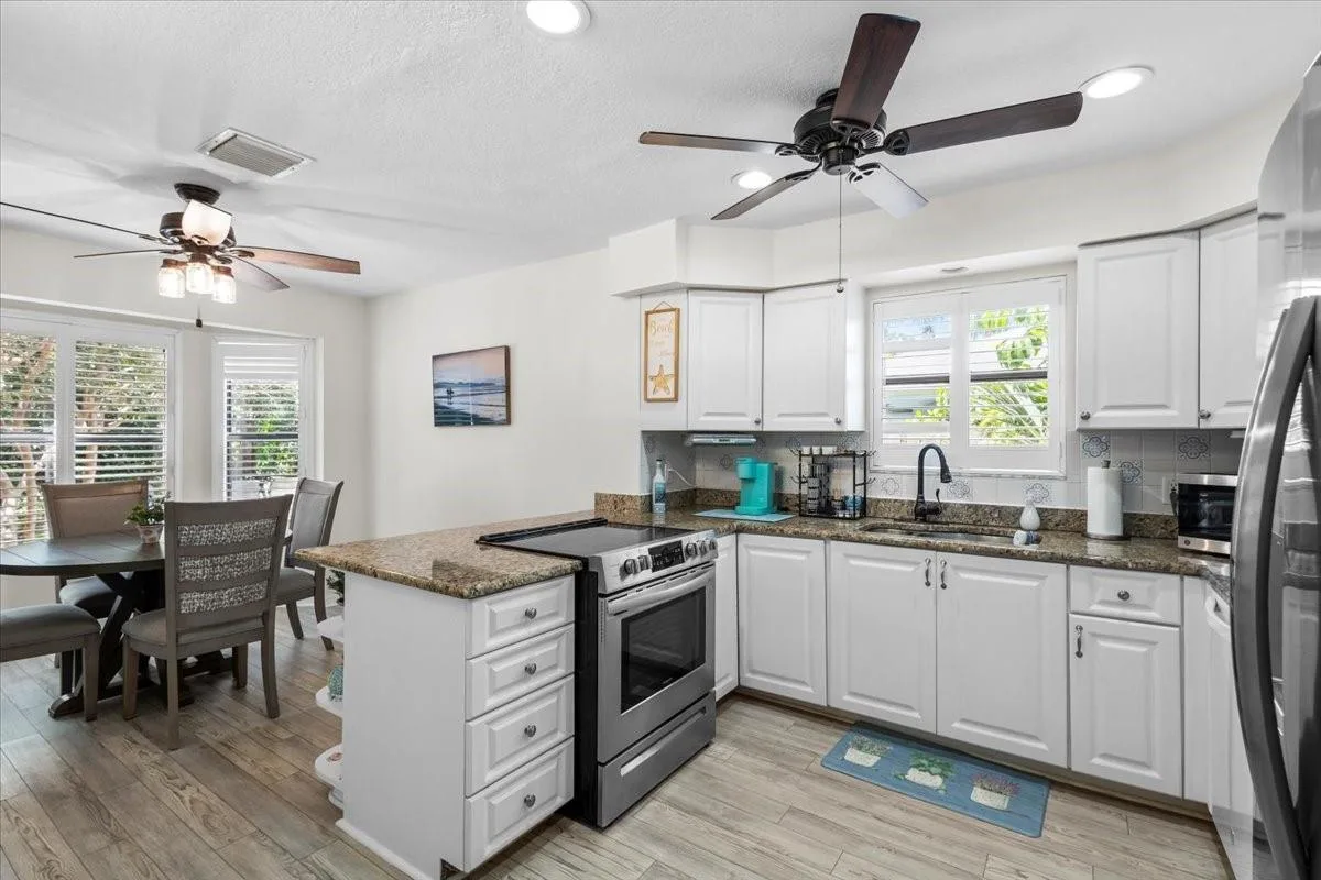 2250 SE Country Club Lane, Stuart, FL 34996 photo 5