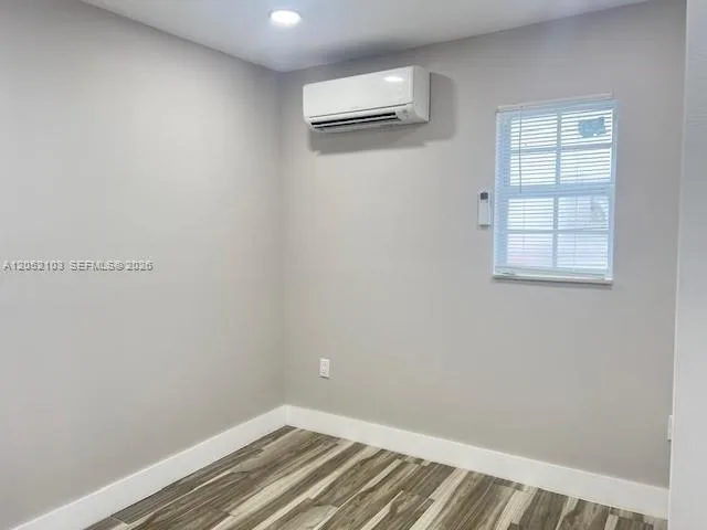 922 NW 2nd St # 2, Miami, FL 33128 photo 5