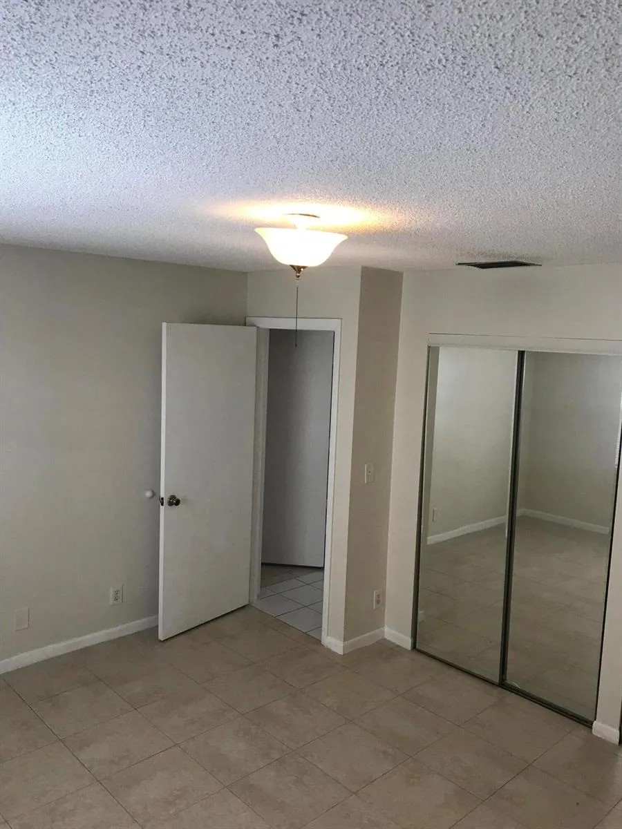 704 SW 16th Avenue # 3, Fort Lauderdale, FL 33312