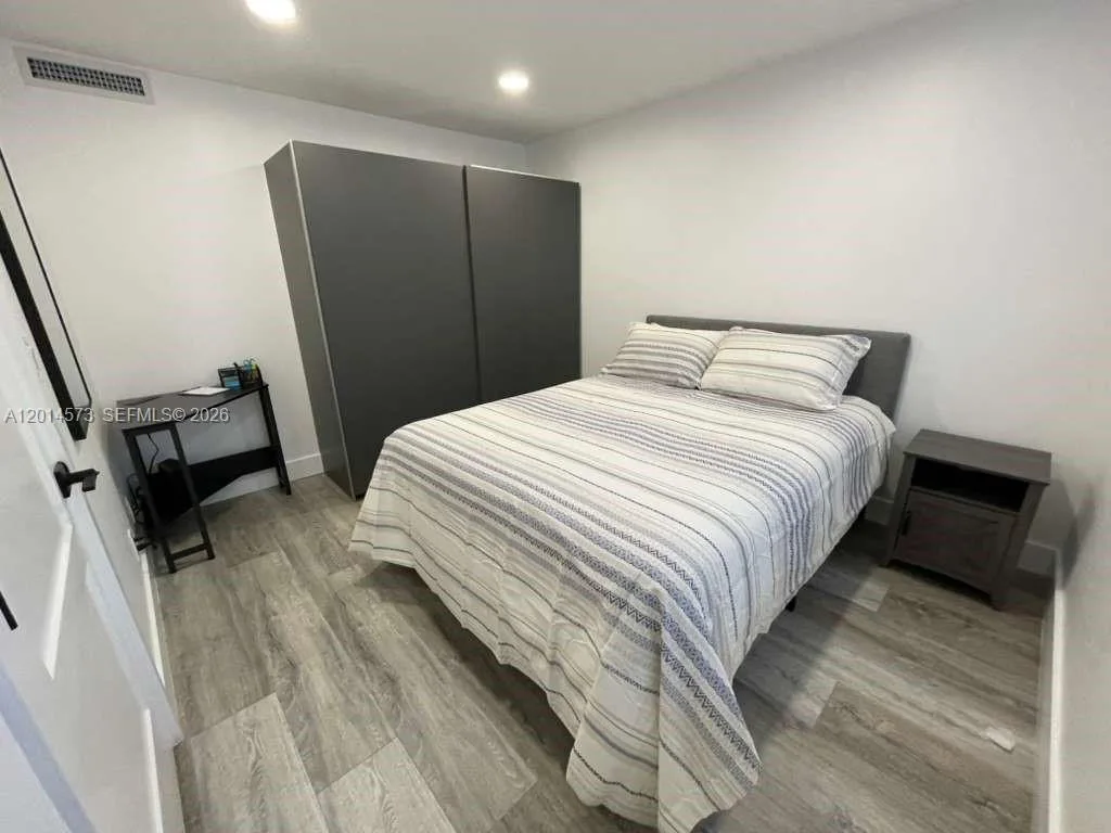326 Wilson St # 106, Hollywood, FL 33019 photo 10