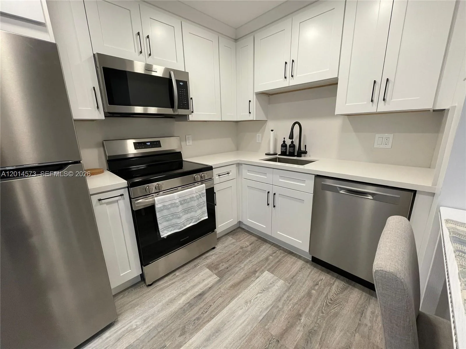 326 Wilson St # 106, Hollywood, FL 33019 photo 5
