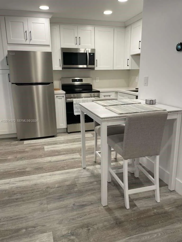 326 Wilson St # 106, Hollywood, FL 33019 photo 6