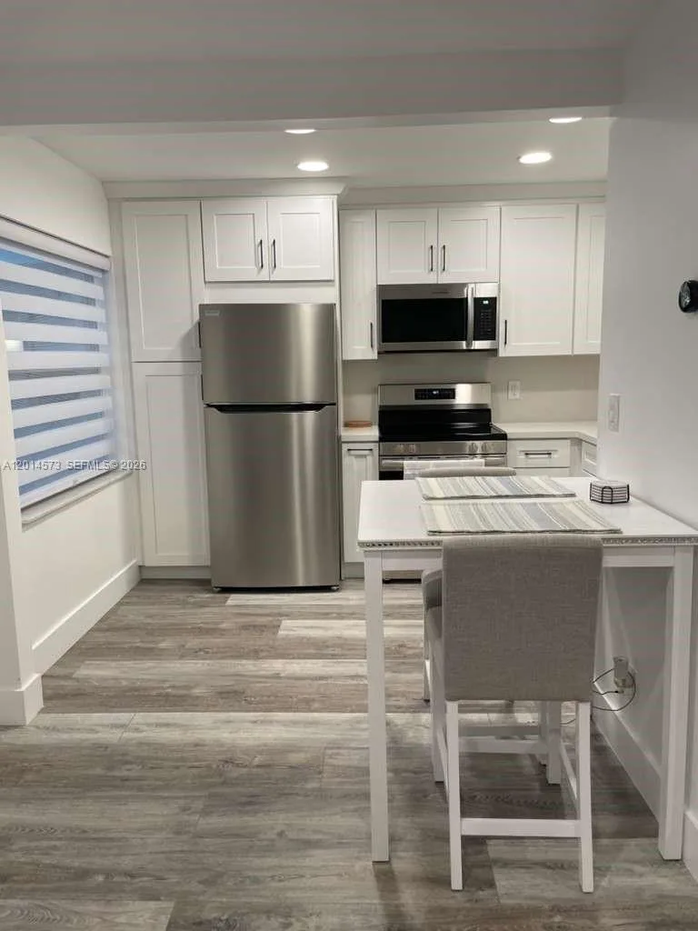 326 Wilson St # 106, Hollywood, FL 33019 photo 8