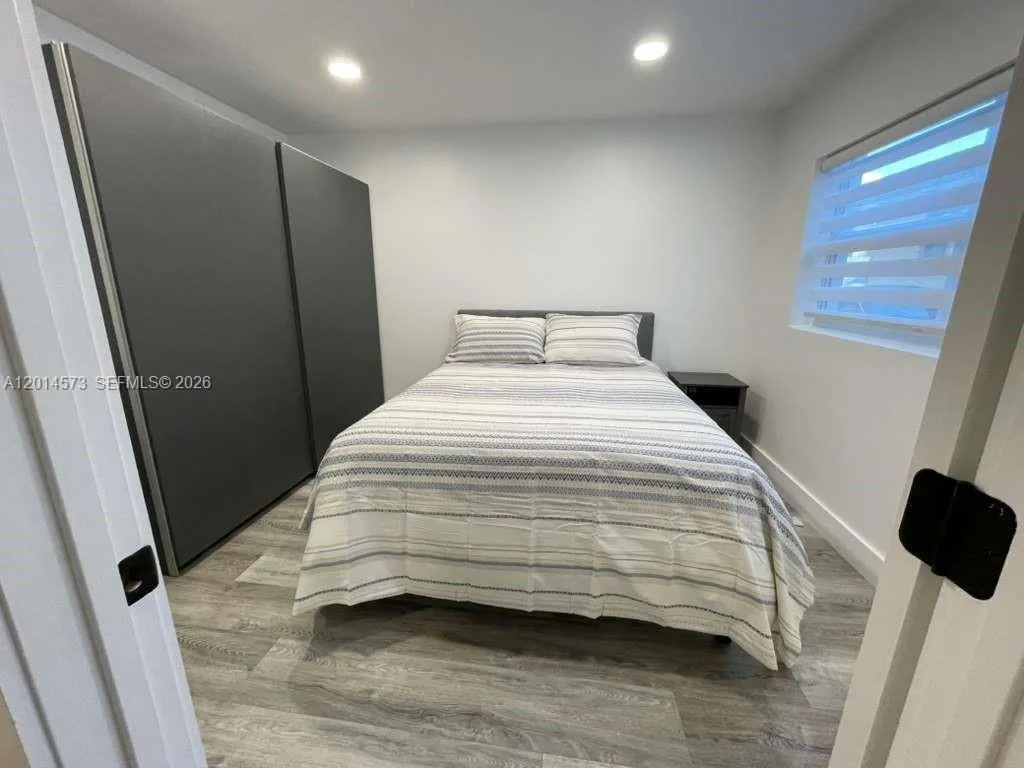 326 Wilson St # 106, Hollywood, FL 33019 photo 9