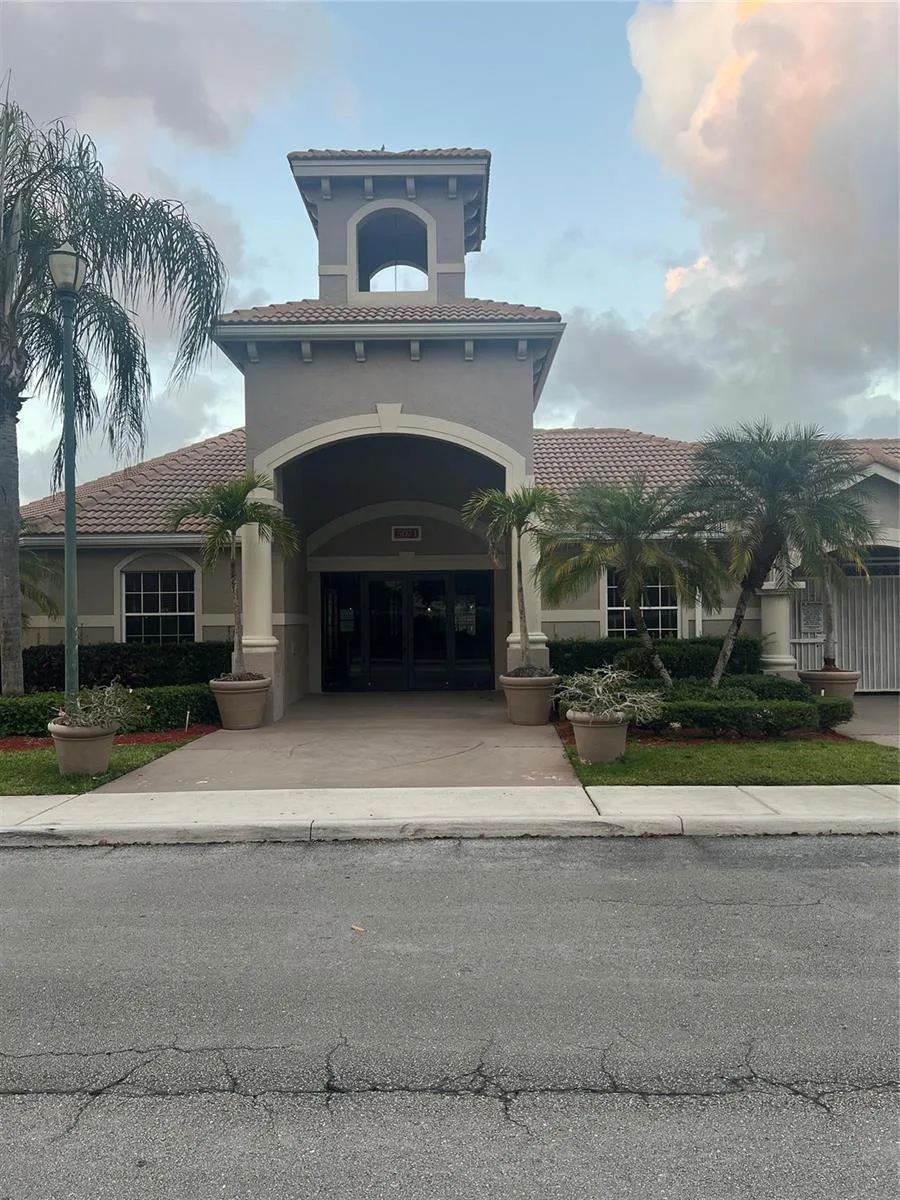 5031 Wiles Road # 202, Coconut Creek, FL 33073