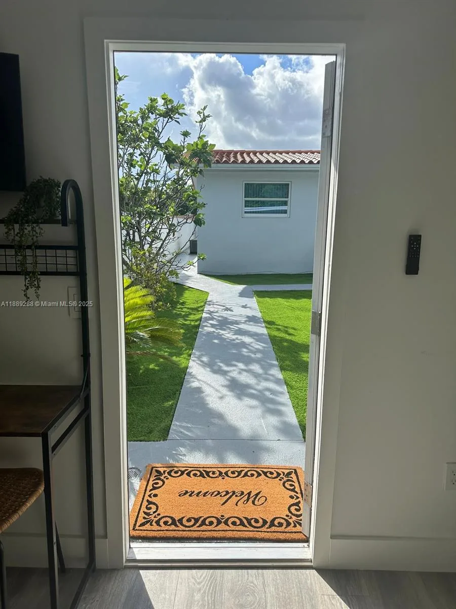 2943 SW 36th Ave # STUDIO, Miami, FL 33133 photo 6