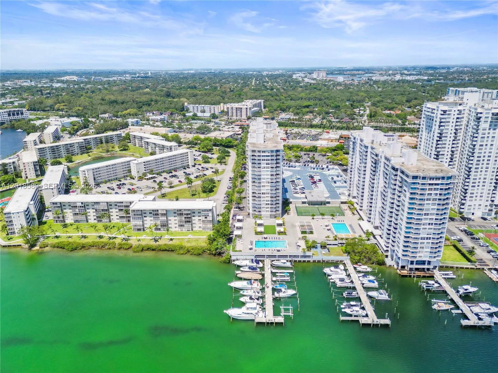 18011 Biscayne Blvd # 705, Aventura, FL 33160 photo 3