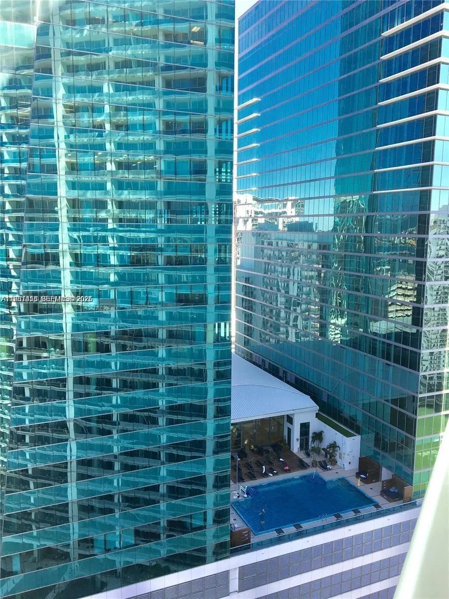 200 Biscayne Boulevard Way # 3712, Miami, FL 33131 photo 3