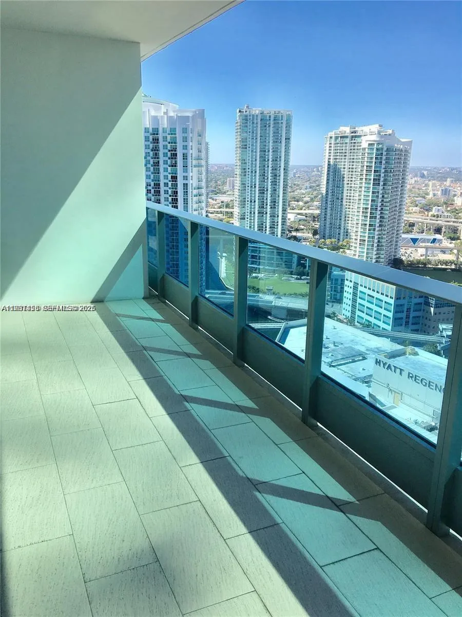 200 Biscayne Boulevard Way # 3712, Miami, FL 33131 photo 5
