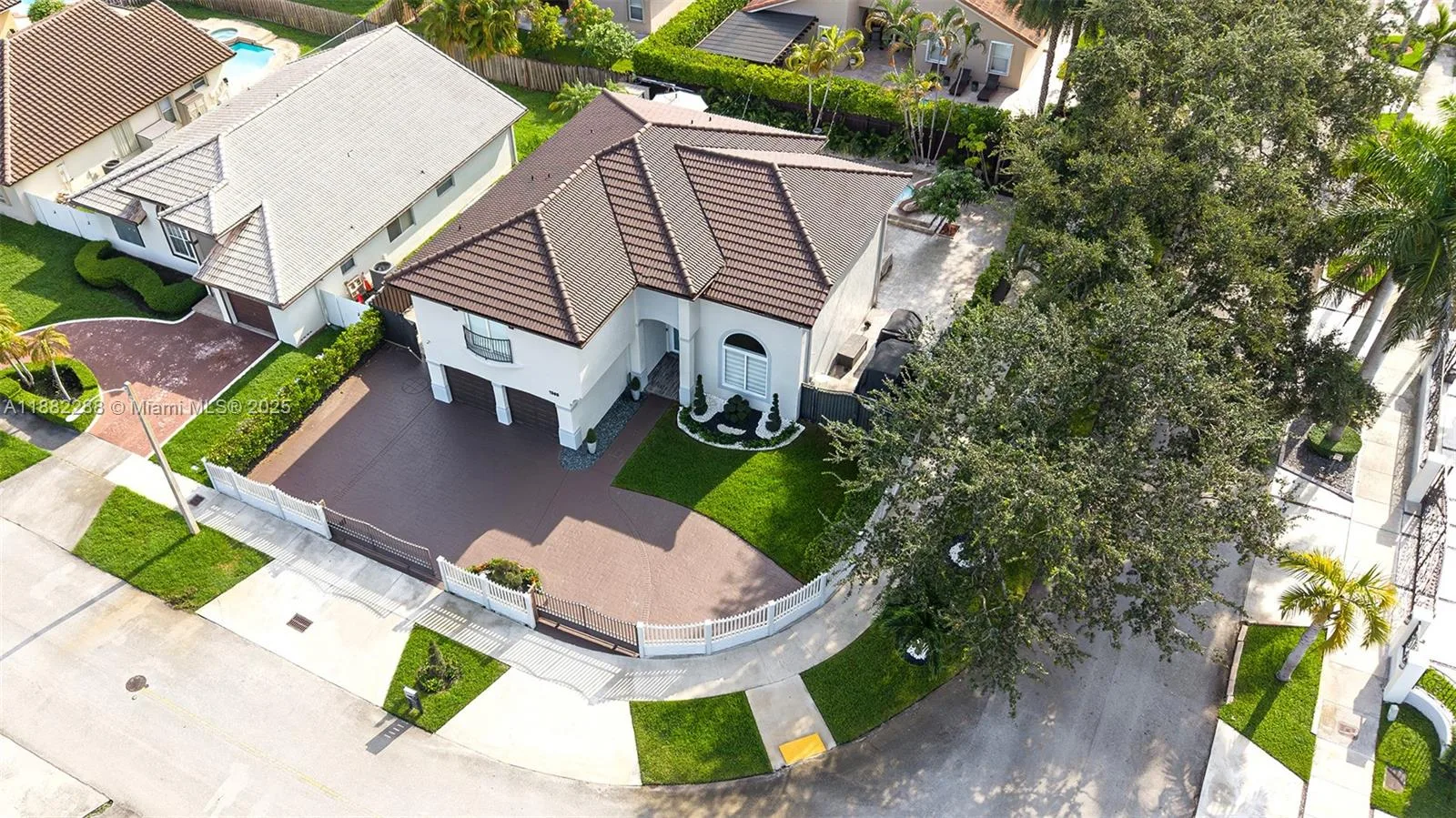 1385 SW 143rd Ct, Miami, FL 33184 photo 3