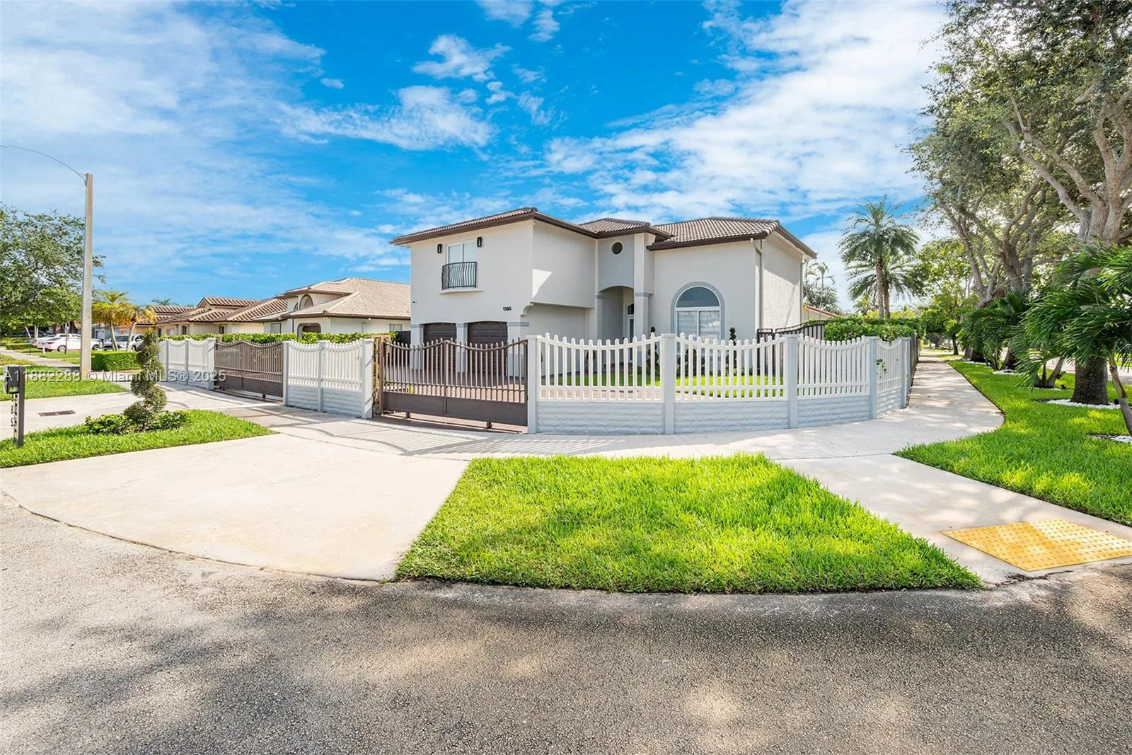 1385 SW 143rd Ct, Miami, FL 33184 photo 4