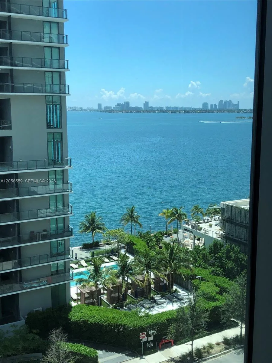 650 NE 32nd St # 908, Miami, FL 33137