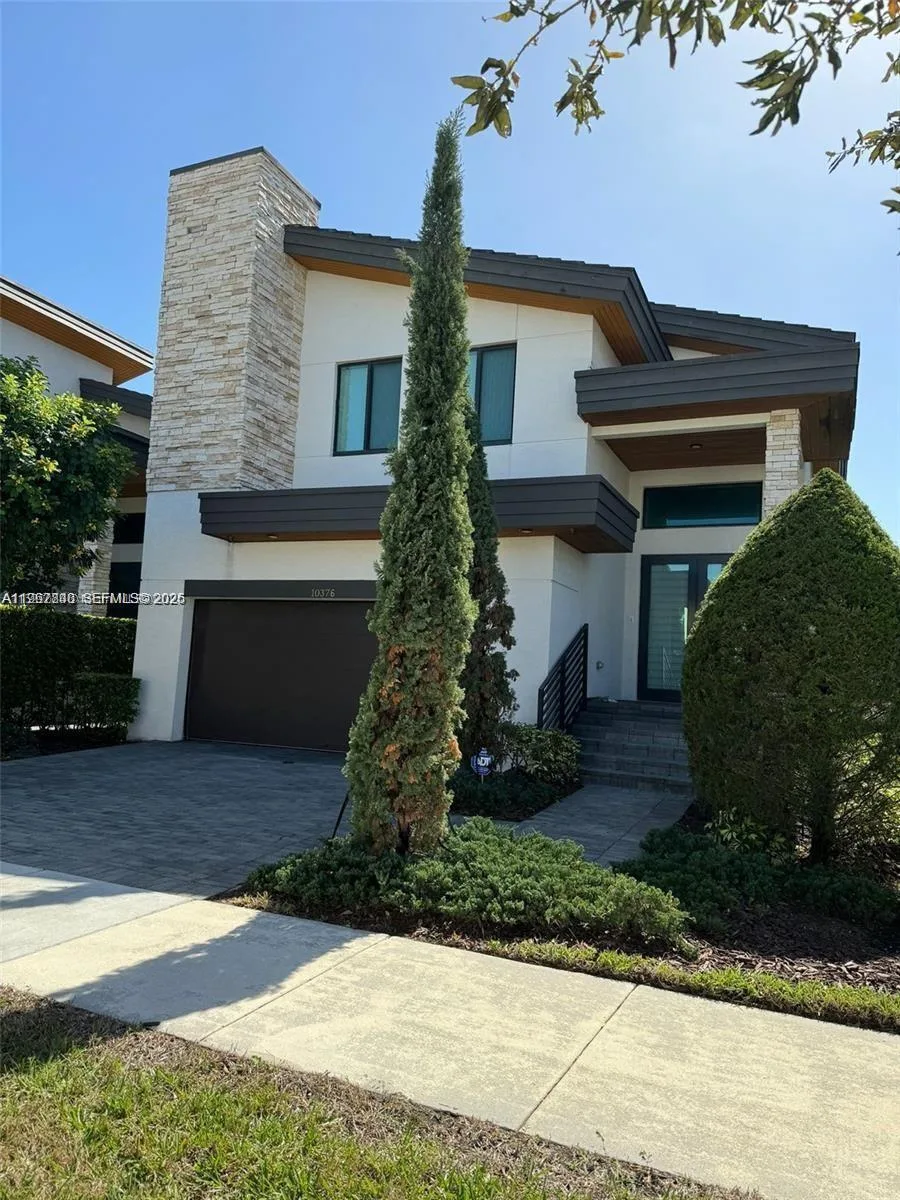 10376 NW 76th Ter, Doral, FL 33178