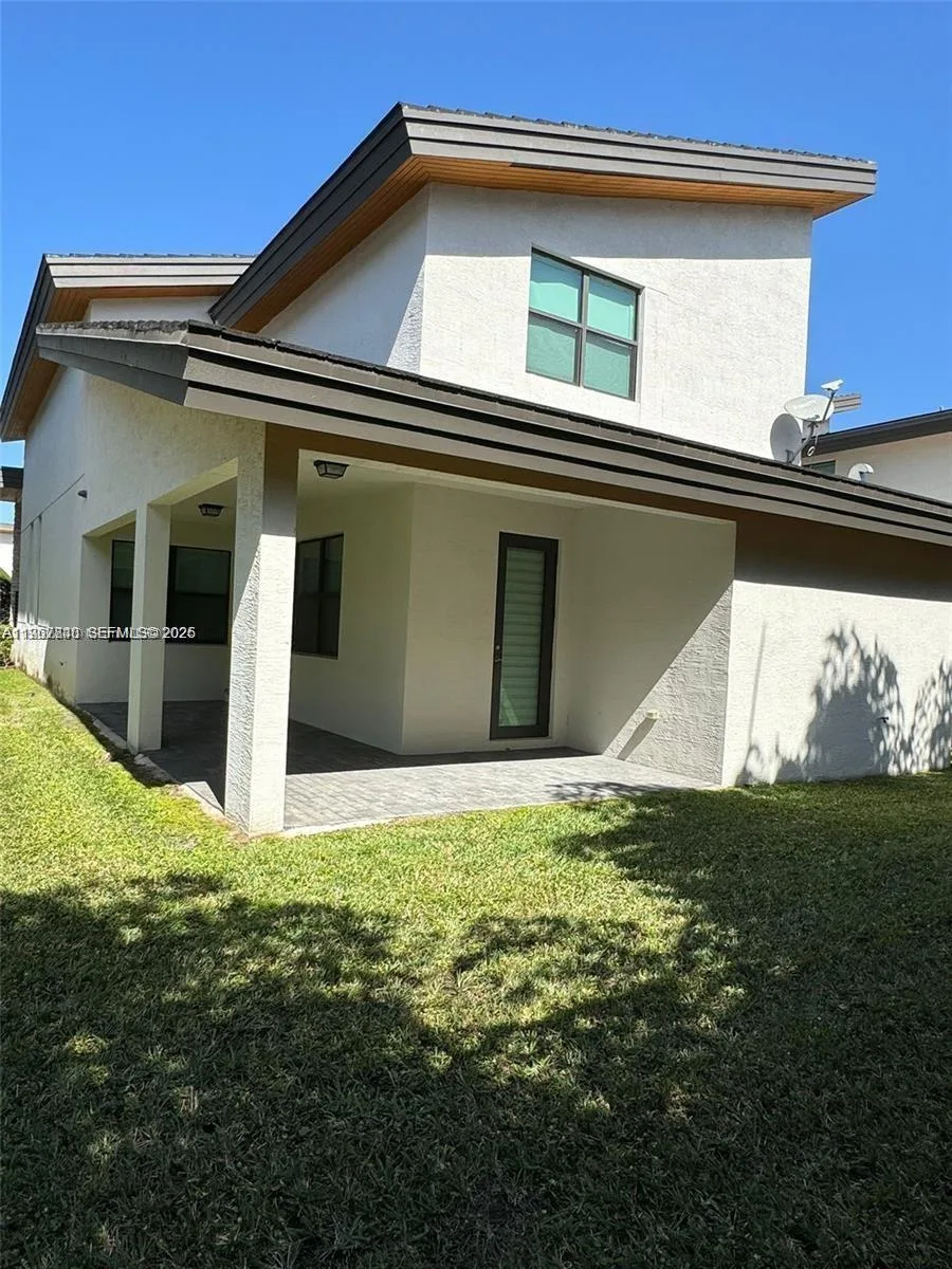 10376 NW 76th Ter, Doral, FL 33178 photo 2