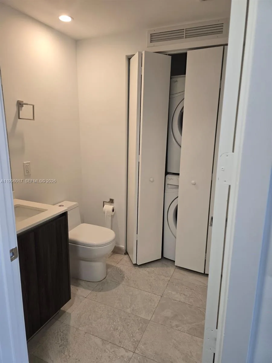 488 NE 18th St # 304, Miami, FL 33132 photo 11