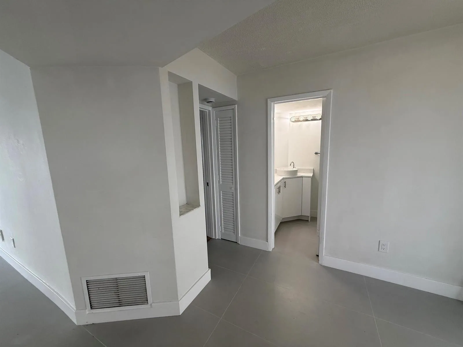 1300 NE 191st Street # A305, Miami, FL 33179 photo 3