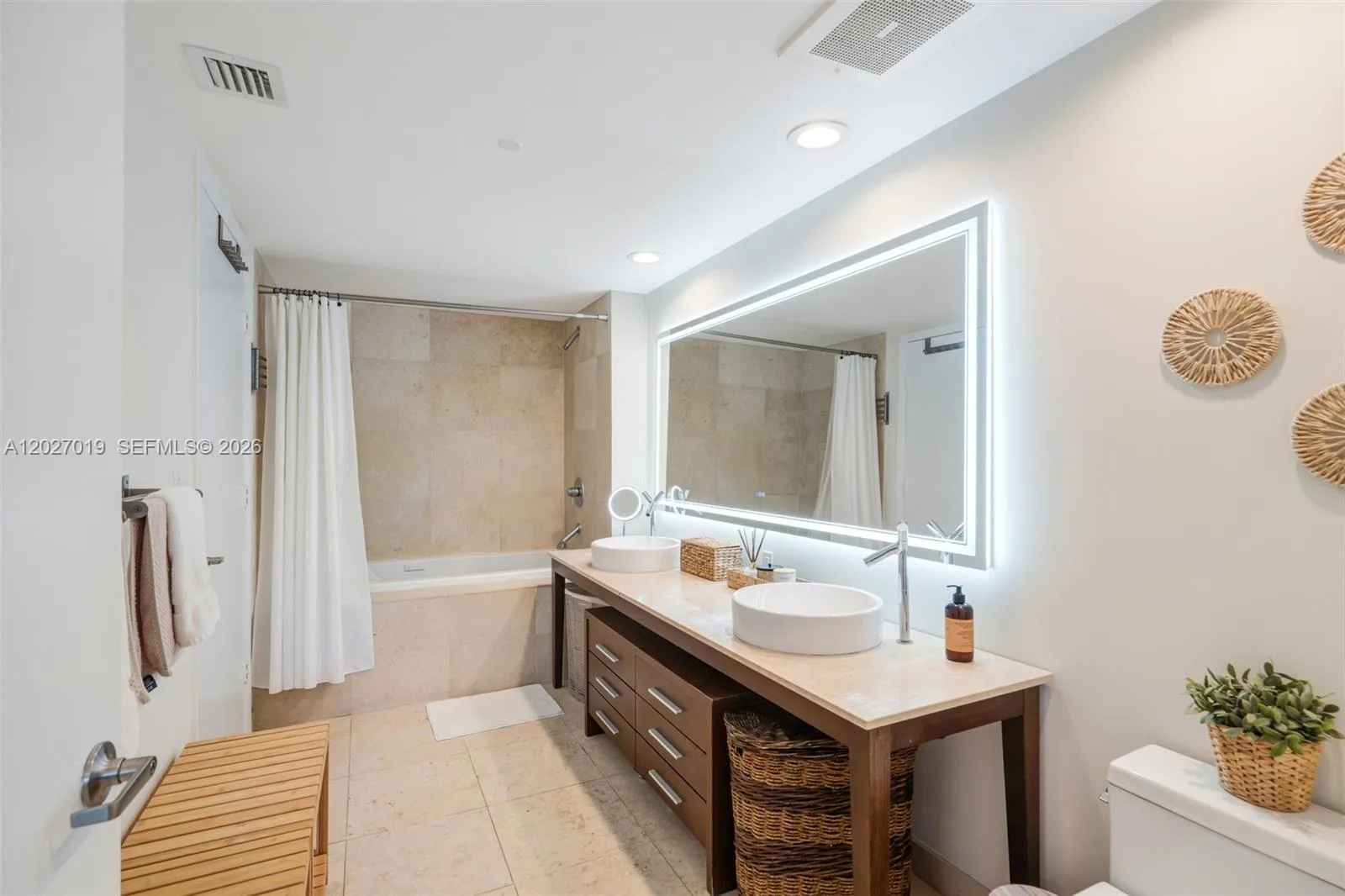 495 Brickell Ave # 409, Miami, FL 33131 photo 12