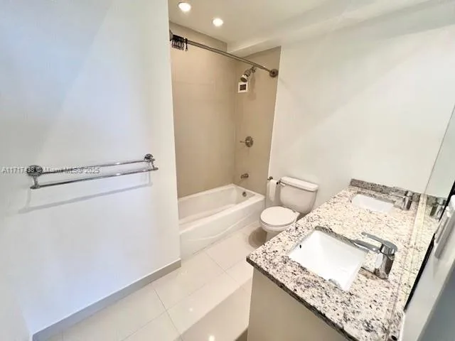 1000 West Ave # PH-07, Miami Beach, FL 33139 photo 13