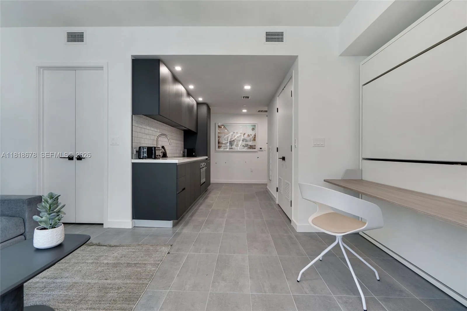 227 NE 2nd St # 2810, Miami, FL 33132 photo 10
