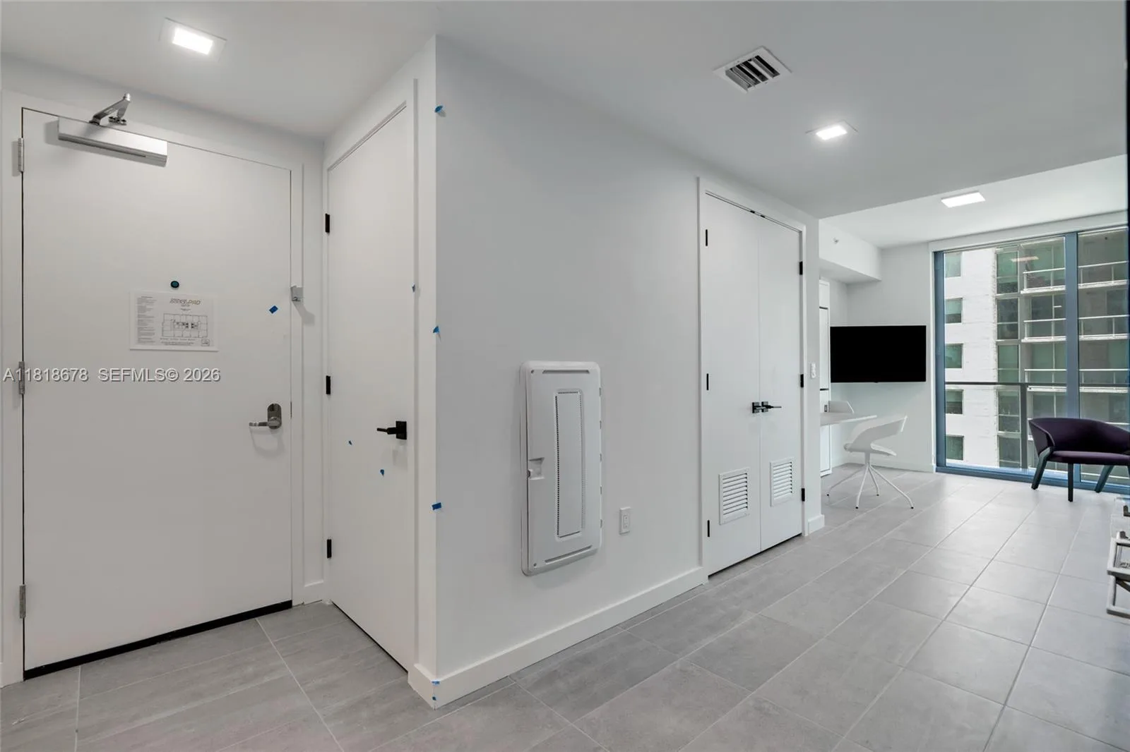 227 NE 2nd St # 2810, Miami, FL 33132 photo 11