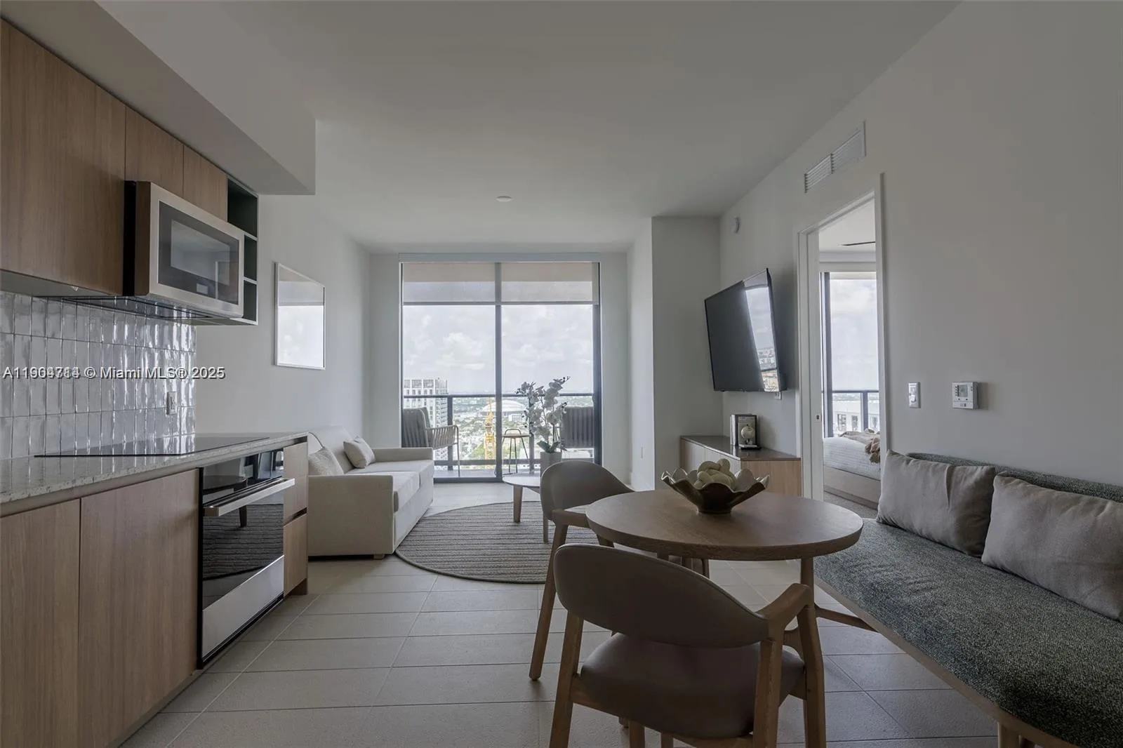 159 NE 6th St # 2404, Miami, FL 33132 photo 12