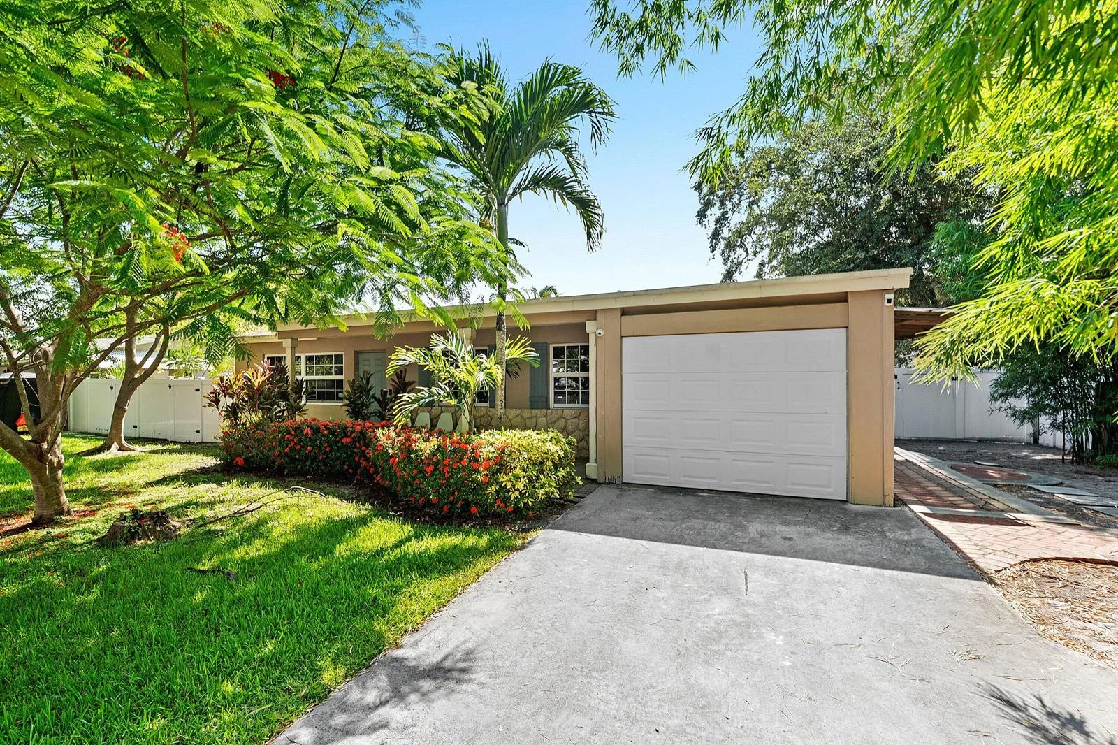 1638 NE 3rd Avenue, Delray Beach, FL 33444 photo 3