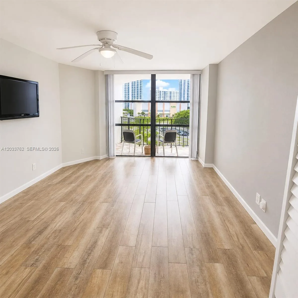 800 Parkview Dr # 512, Hallandale Beach, FL 33009 photo 12