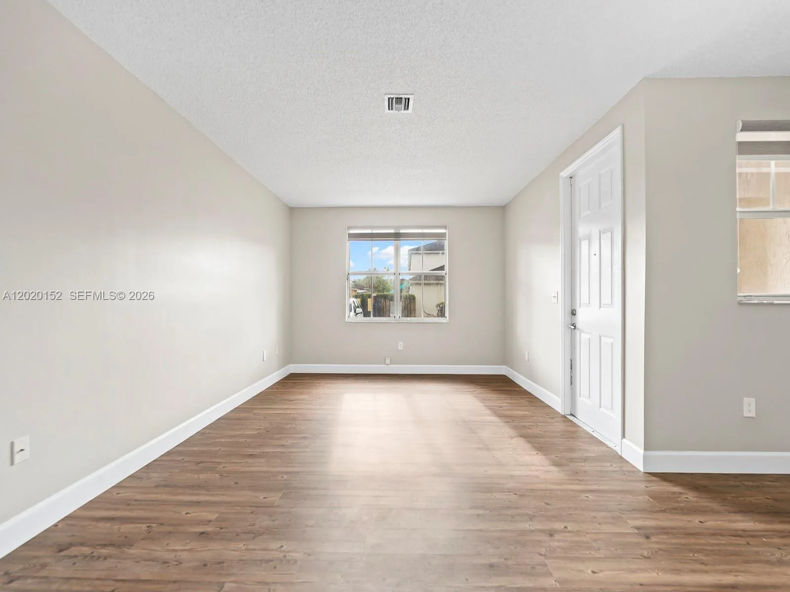 1049 NE 42nd Pl, Homestead, FL 33033 photo 11