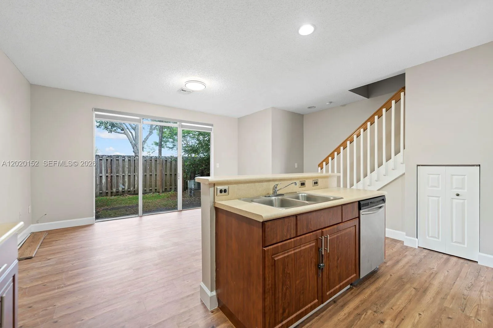 1049 NE 42nd Pl, Homestead, FL 33033 photo 2