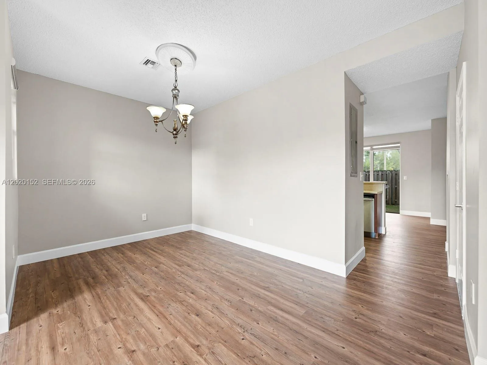 1049 NE 42nd Pl, Homestead, FL 33033 photo 8