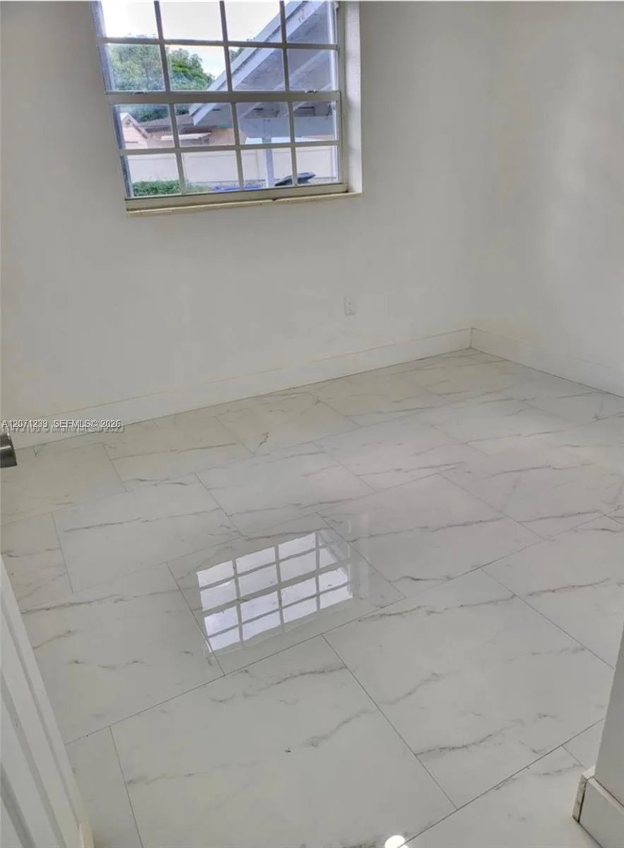 7031 Taylor St, Hollywood, FL 33024 photo 11