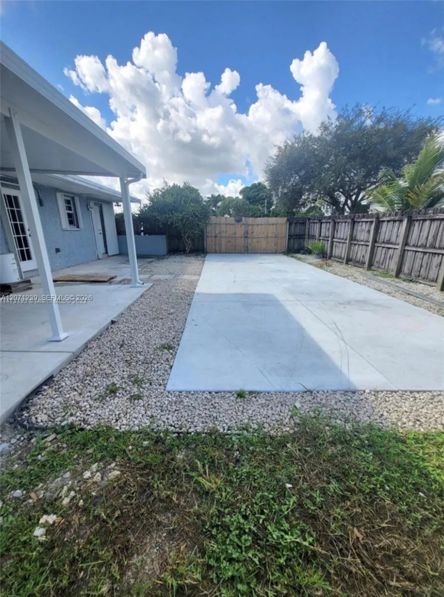 7031 Taylor St, Hollywood, FL 33024 photo 12